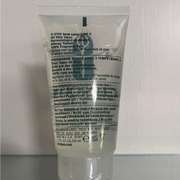 Clinique Face Bundle and Bag NWT - Picture 4 of 6